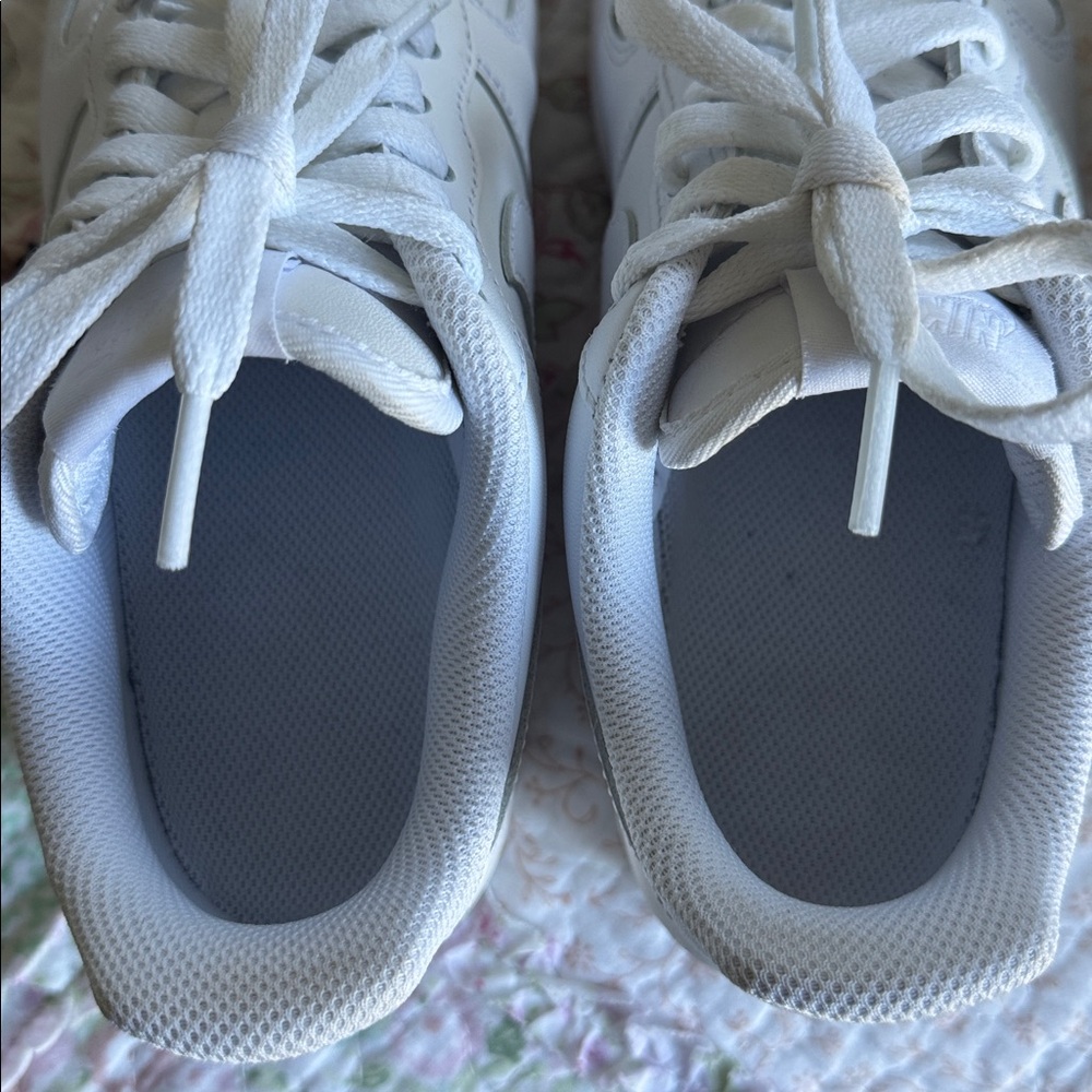 Nike Air Force 1 '07 White Sneakers 6.5 - Picture 14 of 16